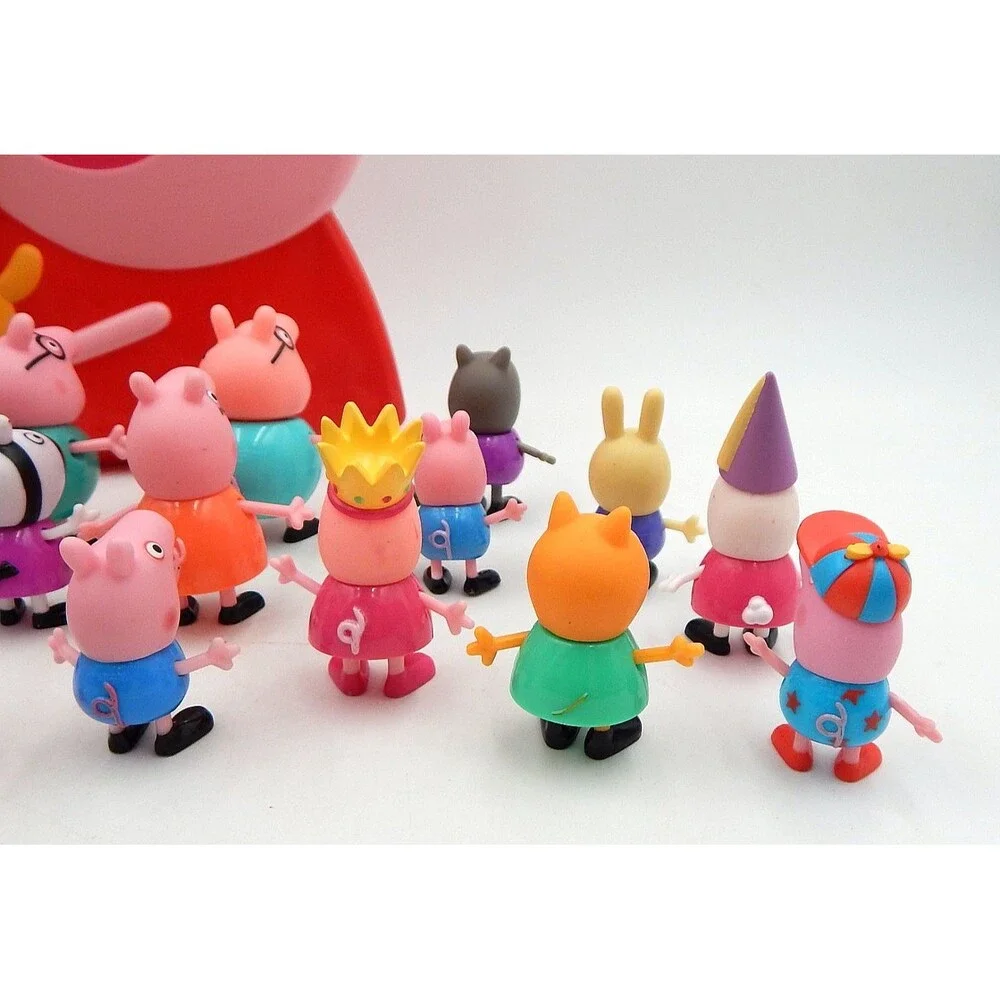 Peppa Pig Figure Lot of 17 Figurines Carrying Case 2003 Jazwares ABD Ltd